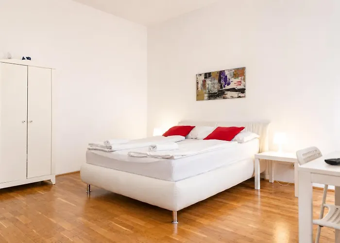 Affordable 3br Steps From Belvedere Palace *