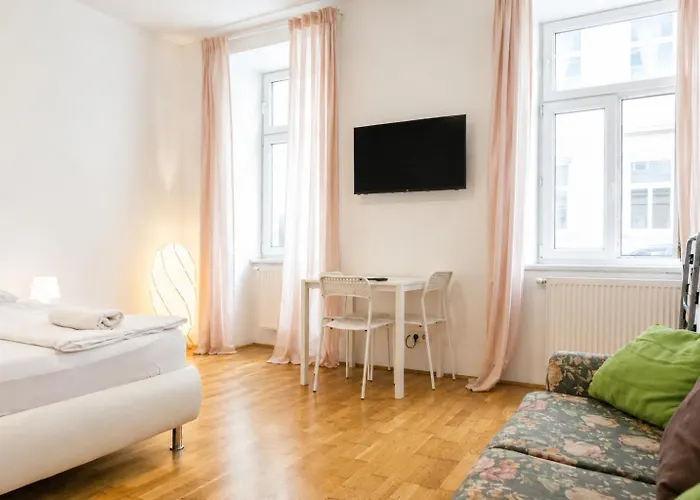 Affordable 3br Steps From Belvedere Palace *
