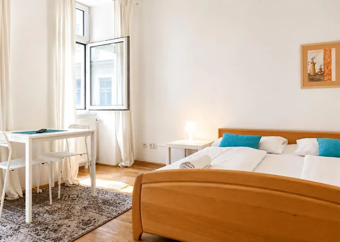 Apartman Affordable 3br Steps From Belvedere Palace Bécs