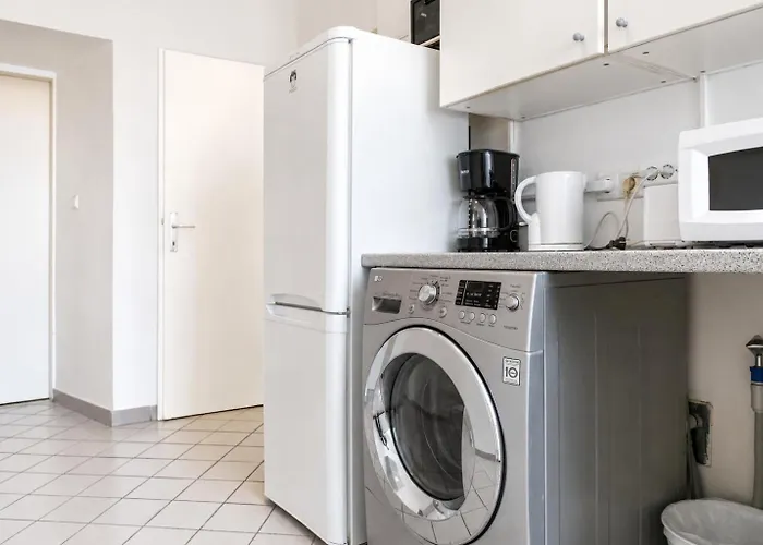 Affordable 3br Steps From Belvedere Palace Apartman *